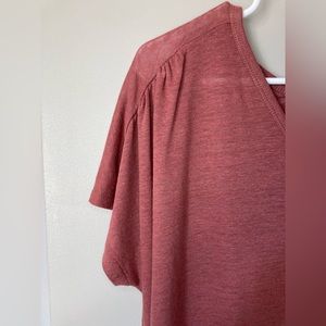 Old Navy red Women’s Soft Tee Size L